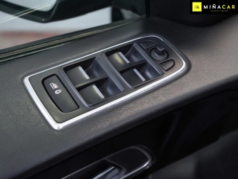 Jaguar F-Pace 2.0L i4D Pure AWD 132 kW (180 CV)