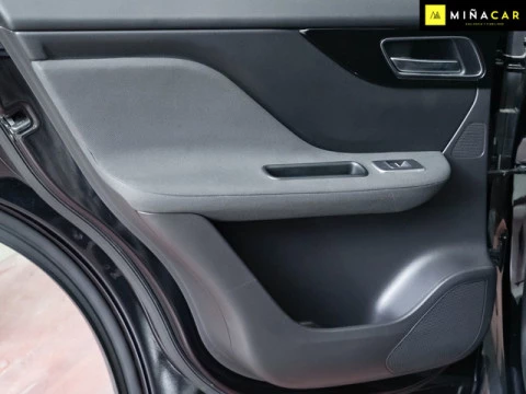 Jaguar F-Pace 2.0L i4D Pure AWD 132 kW (180 CV)