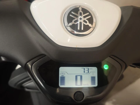 Yamaha Neo's Dual Battery MILKY WHITE Yamaha Neo's Dual Battery MILKY WHITE