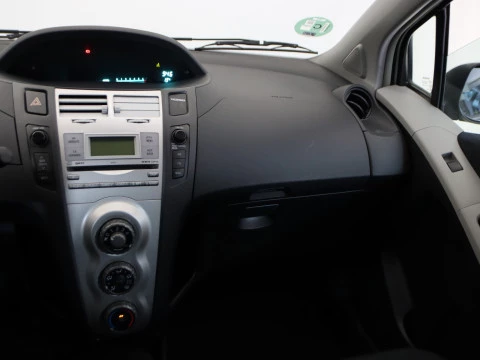 Toyota YARIS 1.3 VVT-I SOL 5P