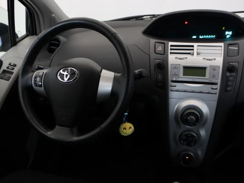 Toyota YARIS 1.3 VVT-I SOL 5P