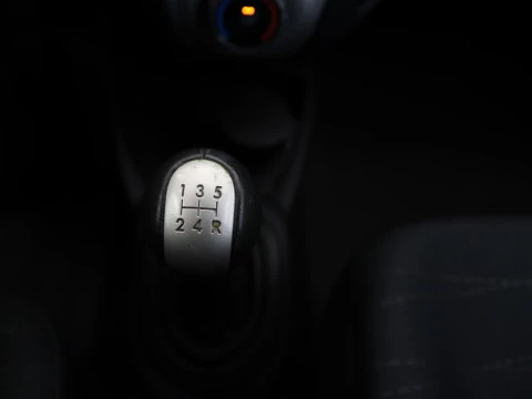 Toyota YARIS 1.3 VVT-I SOL 5P