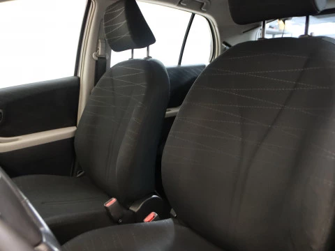 Toyota YARIS 1.3 VVT-I SOL 5P
