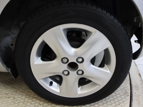 Toyota YARIS 1.3 VVT-I SOL 5P