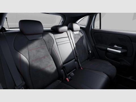 Mercedes-Benz GLA  200 D