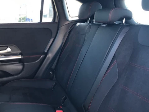 Mercedes-Benz GLA  200 d