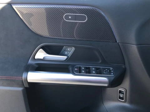 Mercedes-Benz GLA  200 d