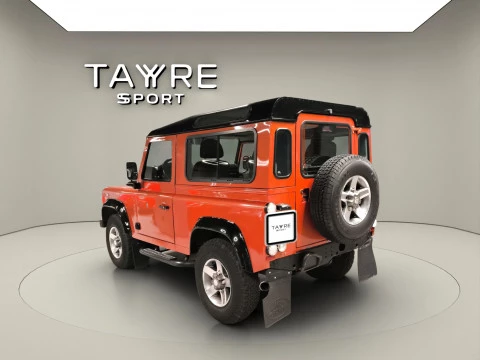 Land Rover Defender 90 SW SE