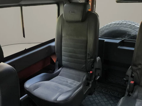 Land Rover Defender 90 SW SE