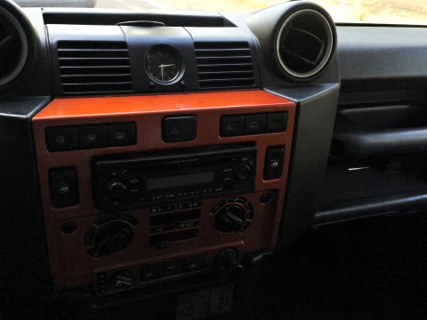 Land Rover Defender 90 SW SE