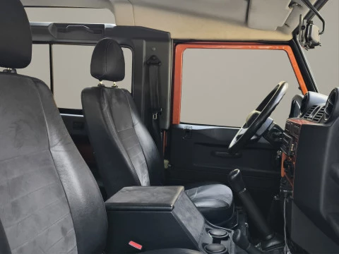 Land Rover Defender 90 SW SE