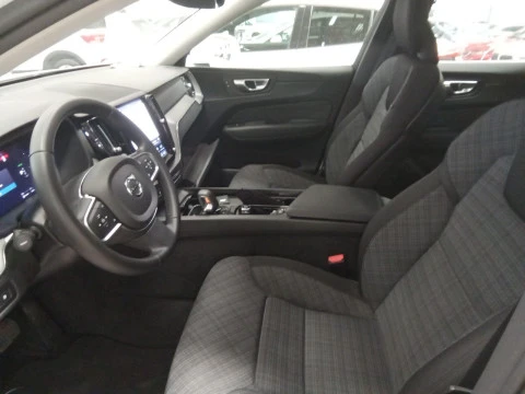 Volvo XC60 2.0 T6 AWD Recharge Core Auto