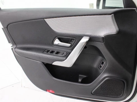Mercedes-Benz Clase A 1.3 A 180 136 4P