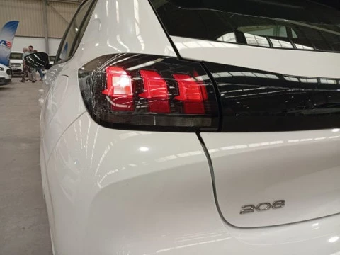 Peugeot 208 BlueHDi 73kW (100CV) Active
