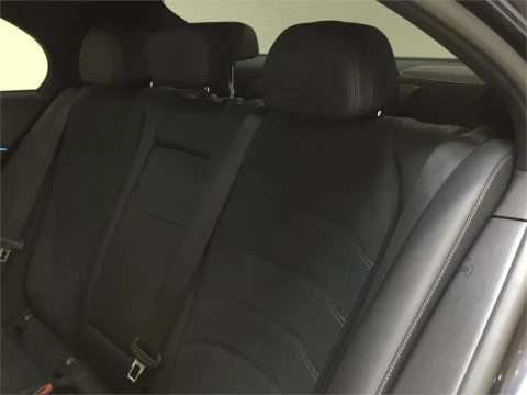 Mercedes-Benz Clase E 300 e con tecnología hibrida EQ