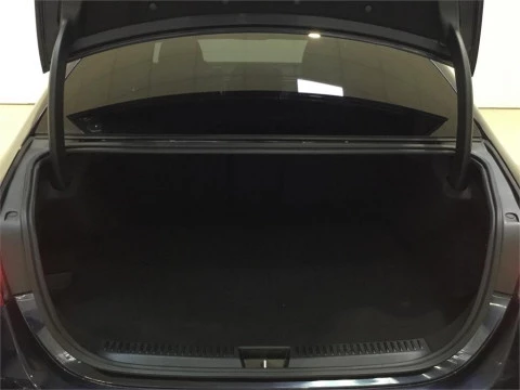 Mercedes-Benz Clase E 300 e con tecnología hibrida EQ