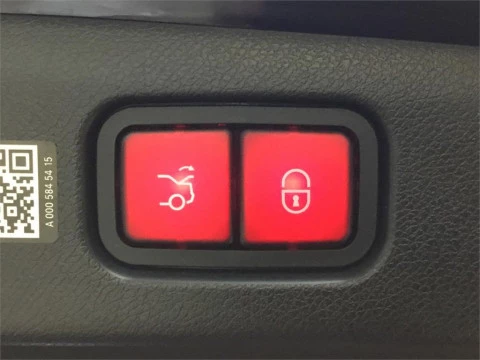 Mercedes-Benz Clase E 300 e con tecnología hibrida EQ