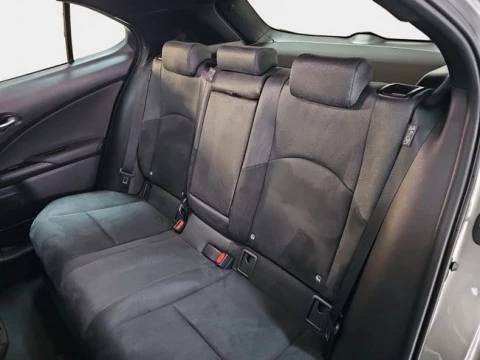 Lexus UX 2.0 300h UX Plus