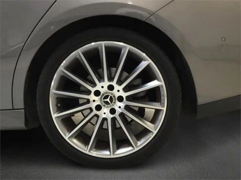 Mercedes-Benz CLA 200 D DCT Shooting Brake