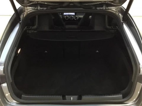 Mercedes-Benz CLA 200 D DCT Shooting Brake