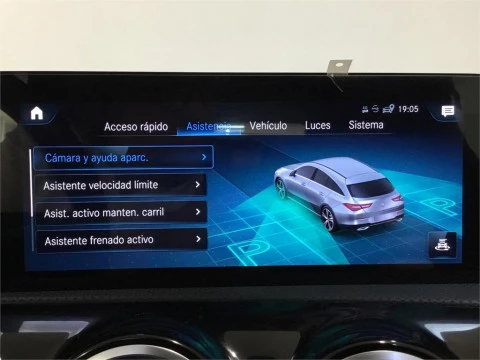 Mercedes-Benz CLA 200 D DCT Shooting Brake