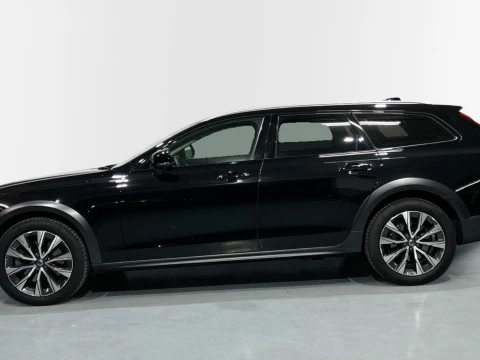 Volvo V90 Cross Country 2.0 B4 D CORE 4WD AUTO 197 5P