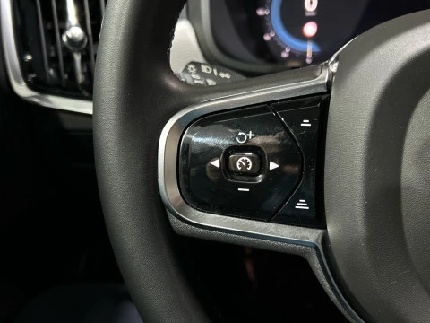 Volvo V90 Cross Country 2.0 B4 D CORE 4WD AUTO 197 5P