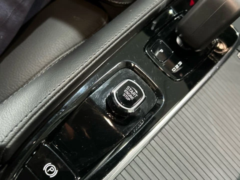 Volvo V90 Cross Country 2.0 B4 D CORE 4WD AUTO 197 5P