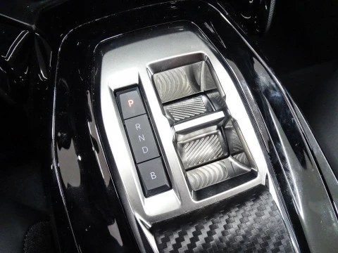 Peugeot e-2008 Electrico Allure 136 100kW