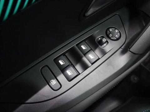 Peugeot e-2008 Electrico Allure 136 100kW