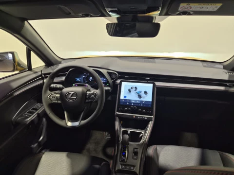 Lexus LBX EMOTION +