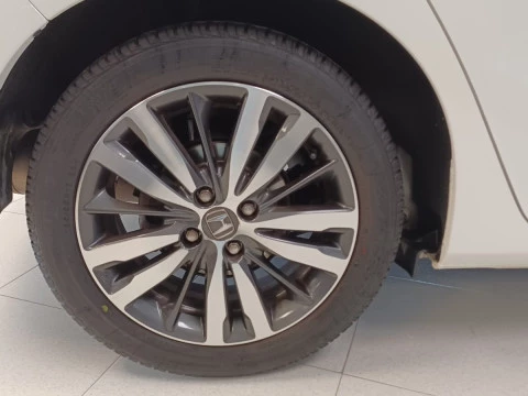 Honda Jazz 1.3 i-VTEC ELEGANCE NAVI Honda Jazz 1.3 i-VTEC ELEGANCE NAVI