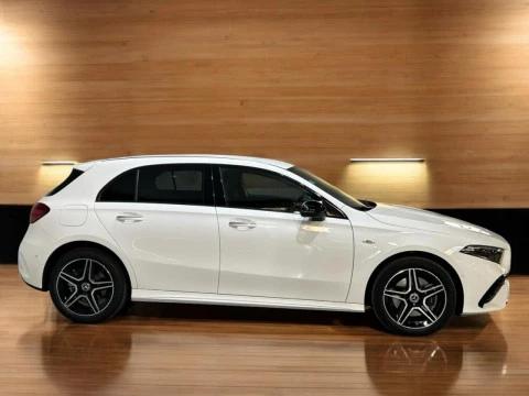 Mercedes-Benz Clase A A 250 e con tecnologia hibrida EQ