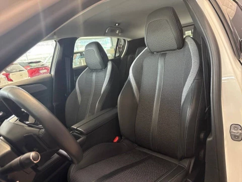 Peugeot 308 5P Allure BlueHDi 130 S&S EAT8