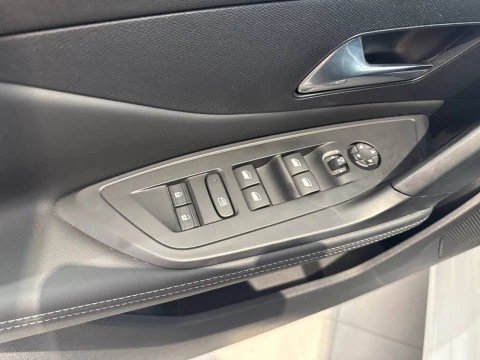 Peugeot 308 5P Allure BlueHDi 130 S&S EAT8