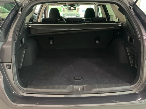 Subaru Outback 2.5i Active CVT Lineartronic AWD