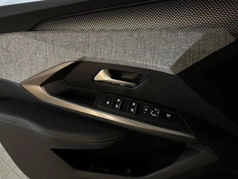 Peugeot 5008 Hybrid 1.2 107KW Allure eDCS6