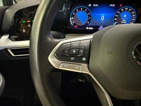 Volkswagen Golf Life 1.5 TSI 96kW (130CV)