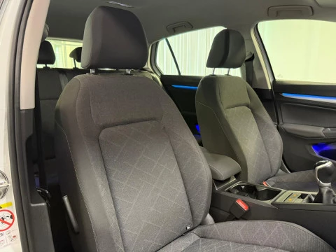 Volkswagen Golf Life 1.5 TSI 96kW (130CV)