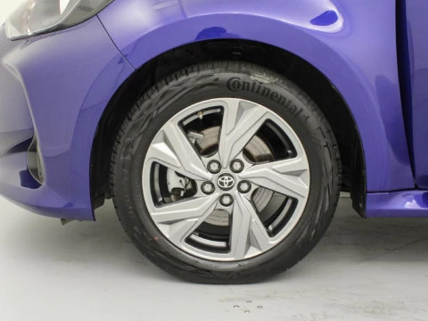 Toyota Yaris YA Yaris - MC24