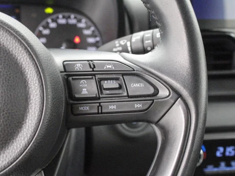Toyota Yaris YA Yaris - MC24