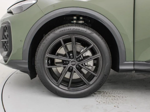 Audi Q5 2.0 E-HYBRID 220KW BLACK LINE S TR QUATT 299 5P