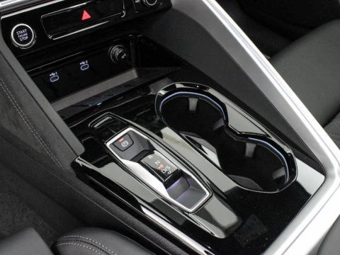 Audi Q5 2.0 E-HYBRID 220KW BLACK LINE S TR QUATT 299 5P