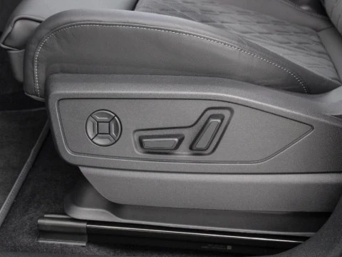 Audi Q5 2.0 E-HYBRID 220KW BLACK LINE S TR QUATT 299 5P