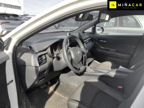 Toyota C-HR 1.8 125H Active 90 kW (122 CV)