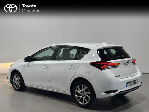 Toyota Auris hybrid 140H Active
