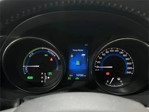 Toyota Auris hybrid 140H Active