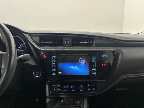 Toyota Auris hybrid 140H Active