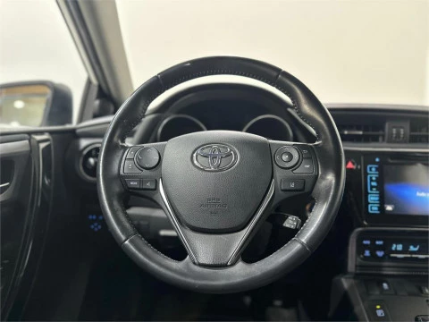Toyota Auris hybrid 140H Active