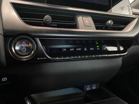 Lexus UX 2.0 300h UX Plus